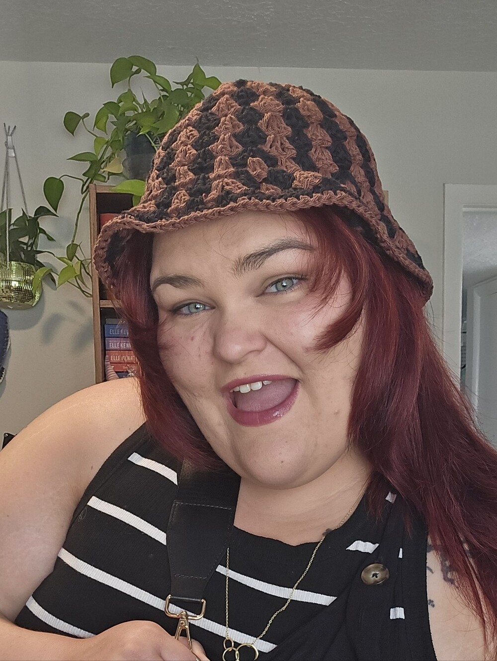 Handmade Crochet Bucket Hat - Black & Brown